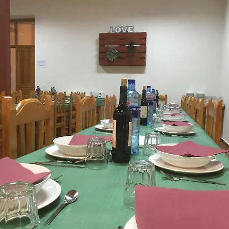 Familiar De Pintueles بيت شباب Piloña