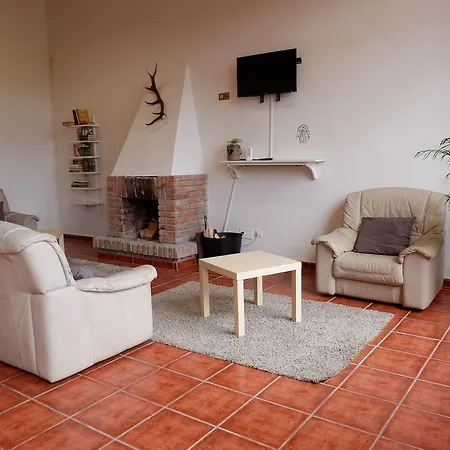 بيت شباب Familiar De Pintueles *