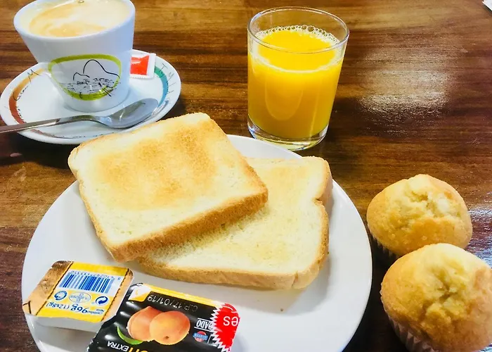 Hostal Familiar De Pintueles